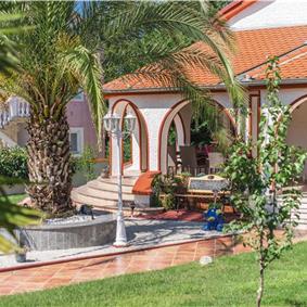 4 Bedroom Villa with Pool and Annex near Porec, Sleeps 8